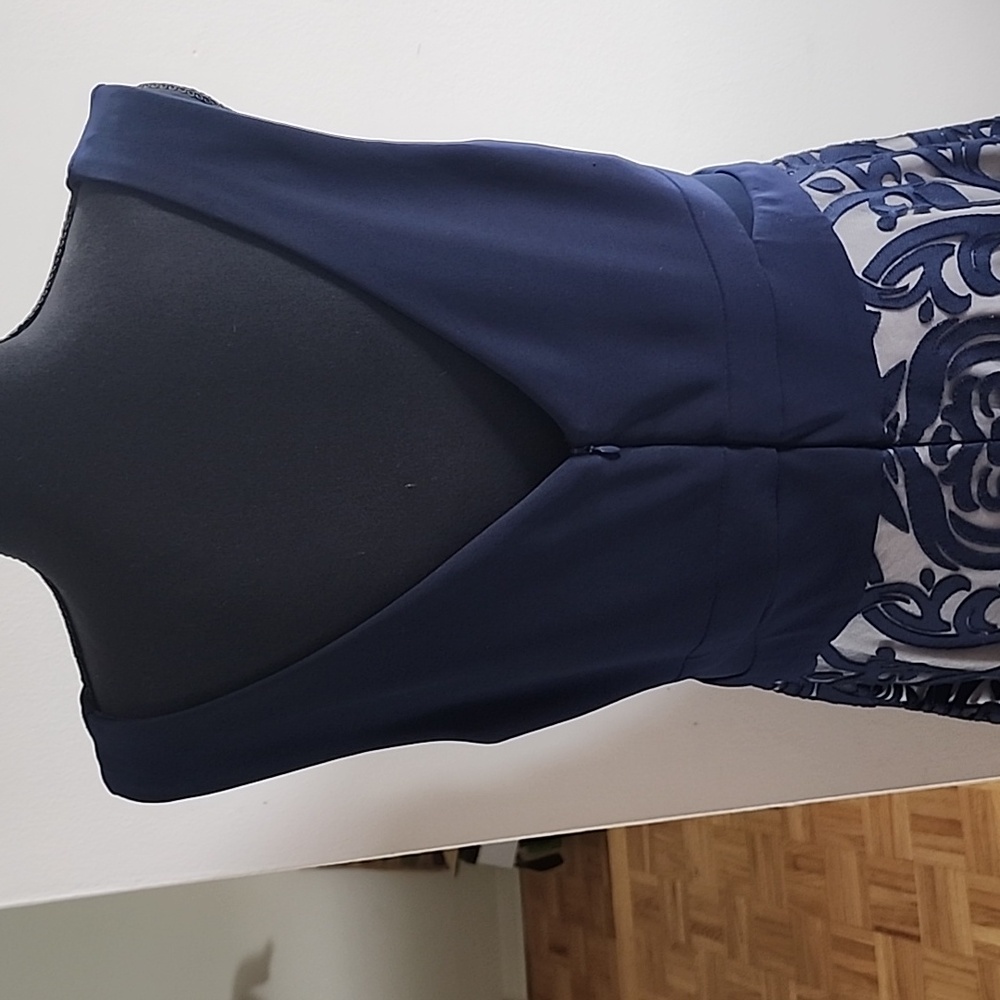 Formal Dress - Picture 3 of 7